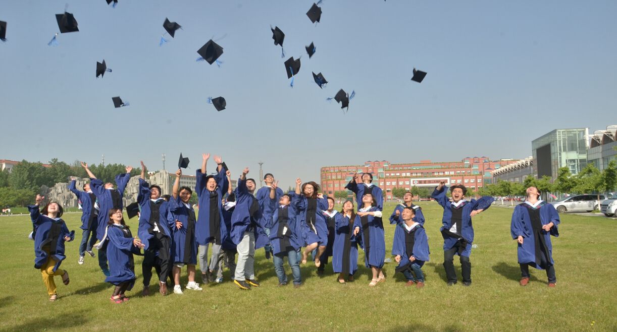 學(xué)校慶祝活動創(chuàng)意的宣傳視頻拍攝制作(圖1)