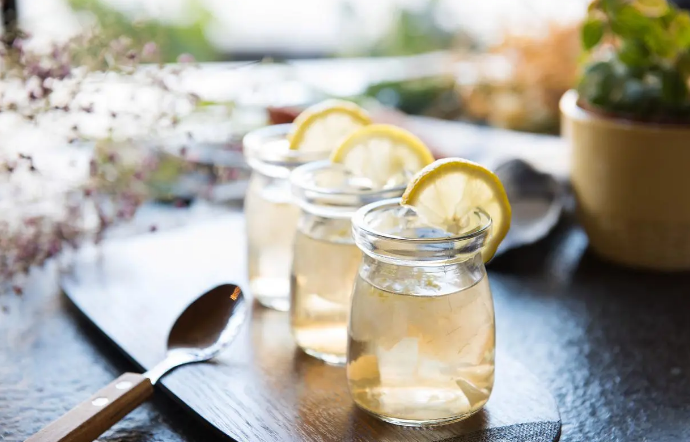 飲料廣告拍攝強(qiáng)調(diào)飲料的氣味如何在廣告體現(xiàn)出來(lái)？(圖1)